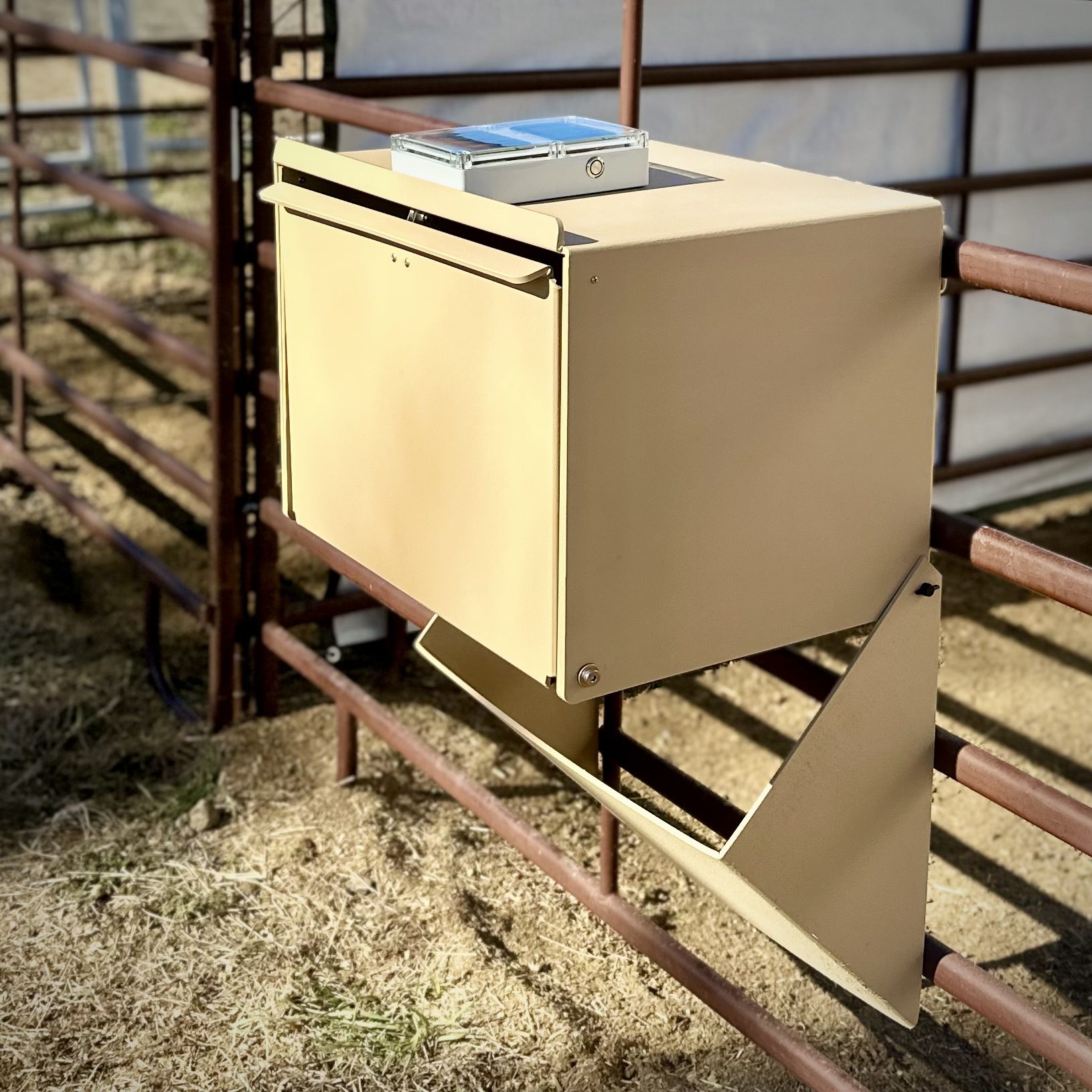 The Perfect Hay Feeder - Image 3