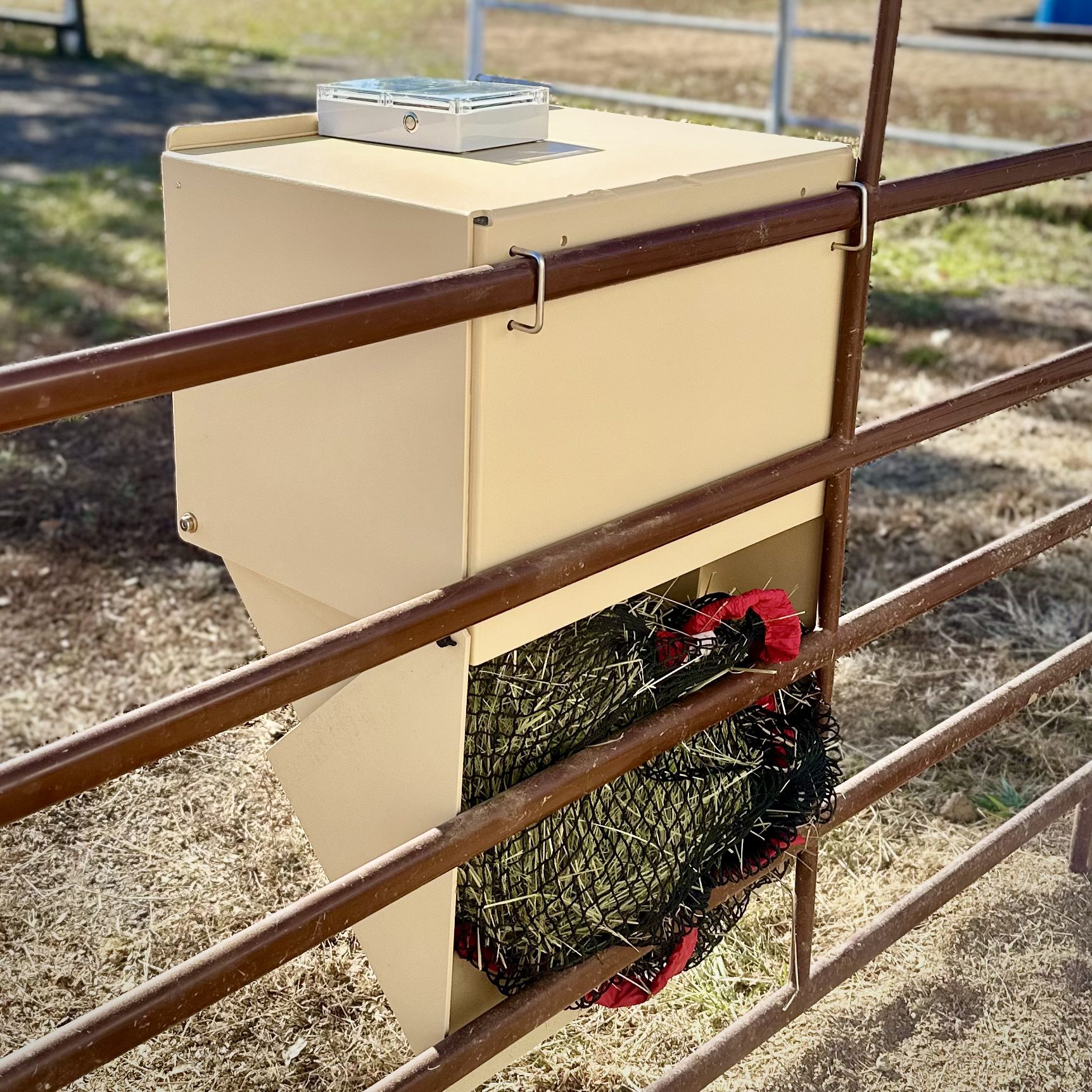 The Perfect Hay Feeder - Image 6